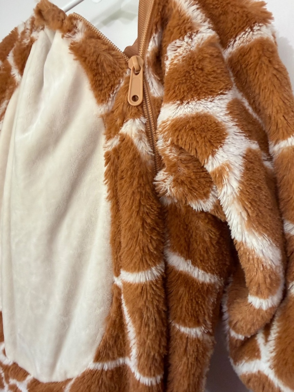 Target Hyde and Eek! Toddler Giraffe Costume- Size 2T/3T - Picture 3 of 5